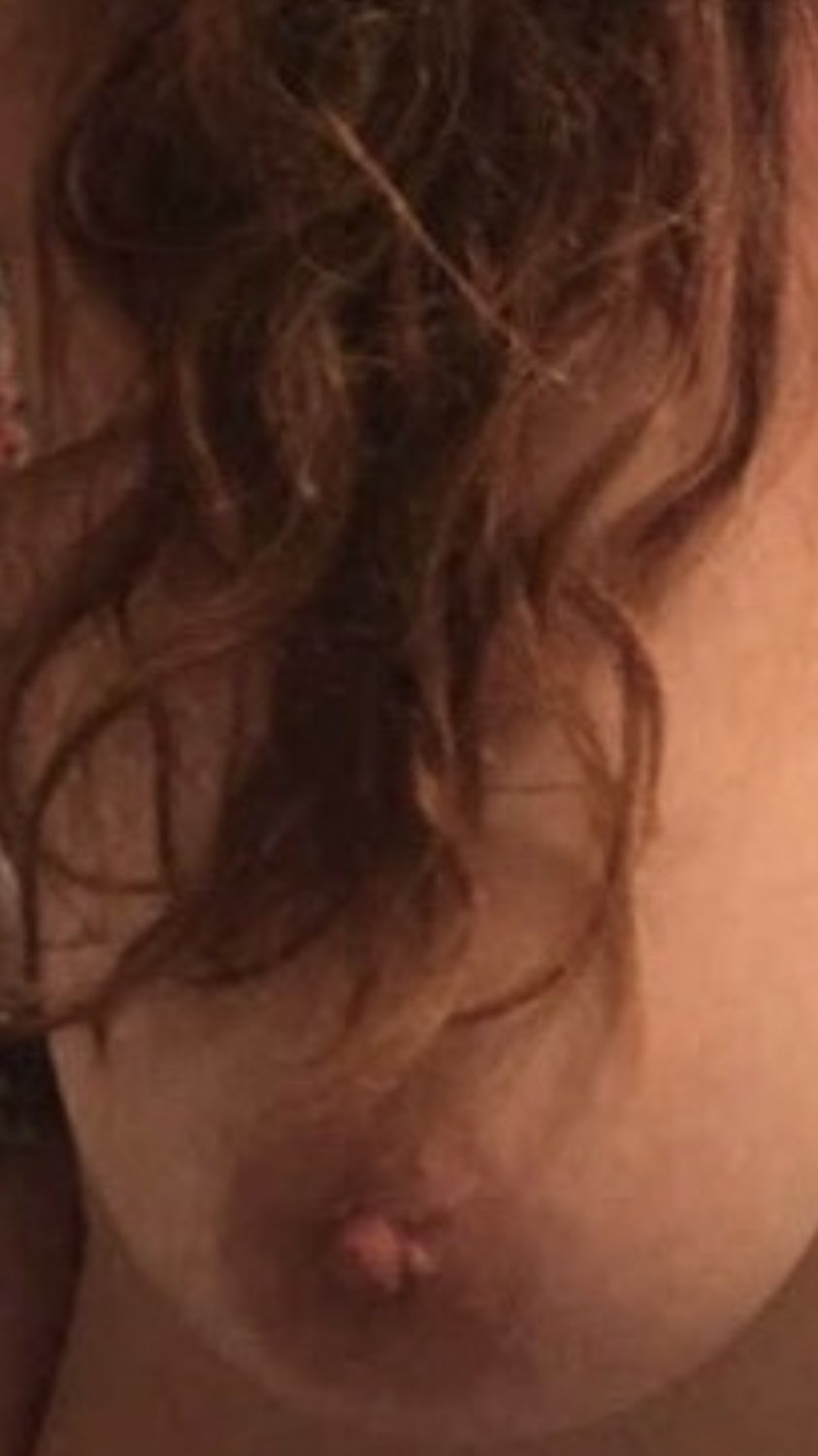 Nice globes on this stay at home MILF 🔥 #9XanBmRp